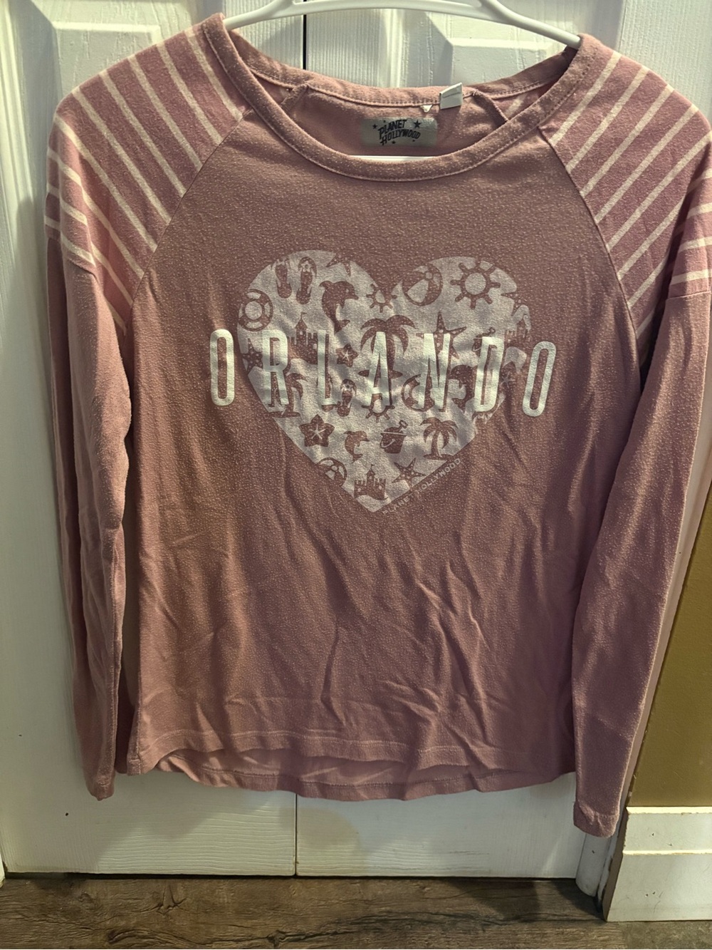 Women’s Pink Orlando planet Hollywood Heart Raglan Long-Sleeve Tee